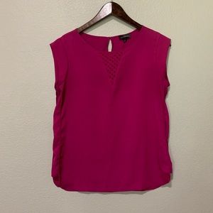 Cute magenta top